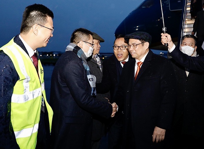 范明正总理访英之旅有助于巩固双方政治互信