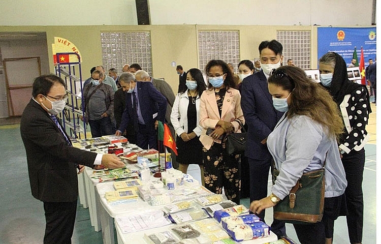 在阿尔及利亚推广越南商品