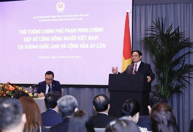 范明正总理与旅居英国和爱尔兰越南人会面