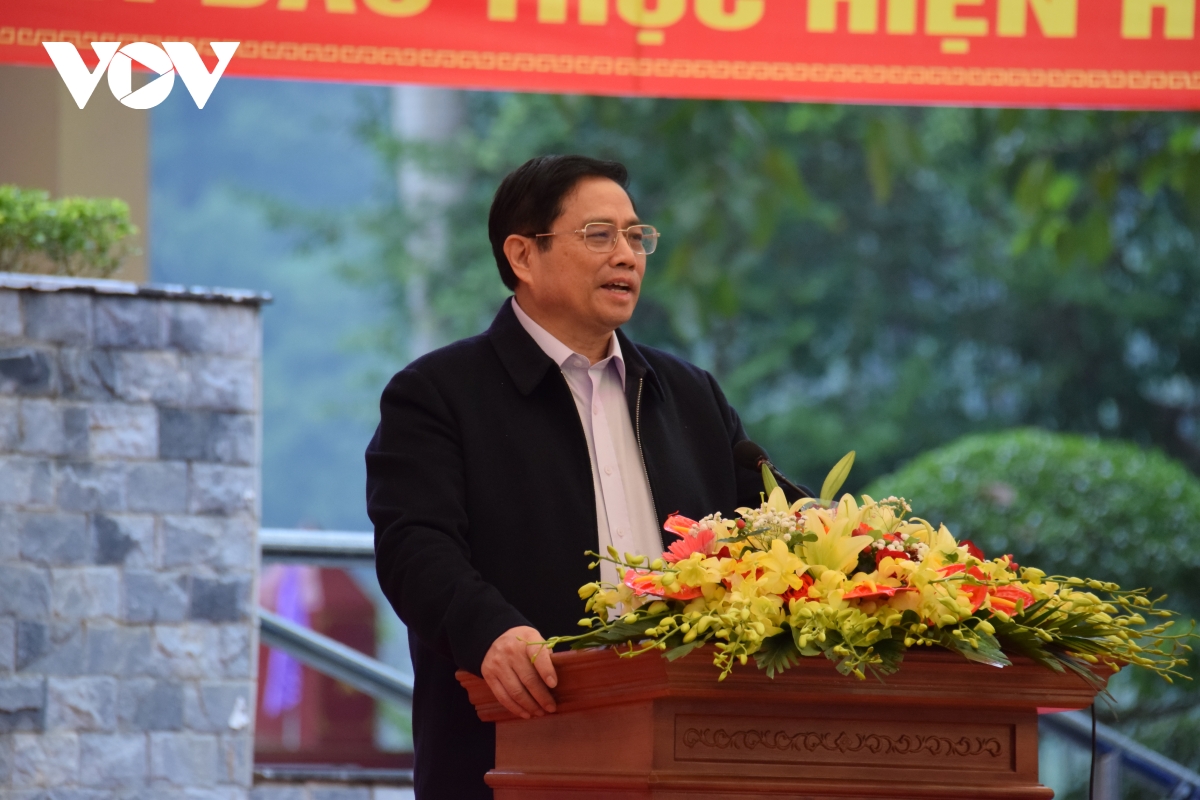 越南党和国家领导人出席在全国各地举行的“全民大团结日”活动