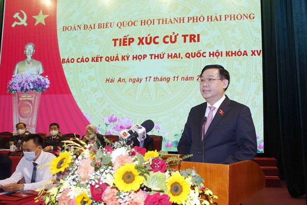 越南国会主席王廷惠与海防市选民接触