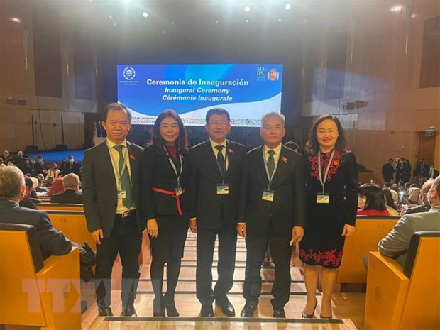 越南出席各国议会联盟第143届大会