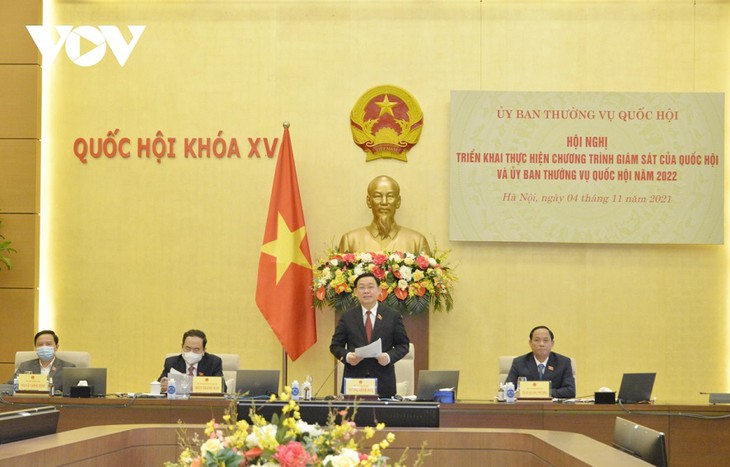 越南国会主席王廷惠主持展开国会监督计划视频会议