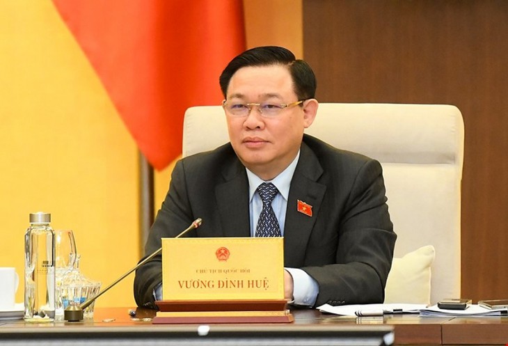 越南国会常委会第五次会议闭幕