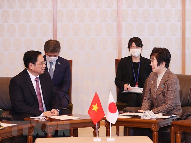 越南政府总理范明正会见日本众参两院议长