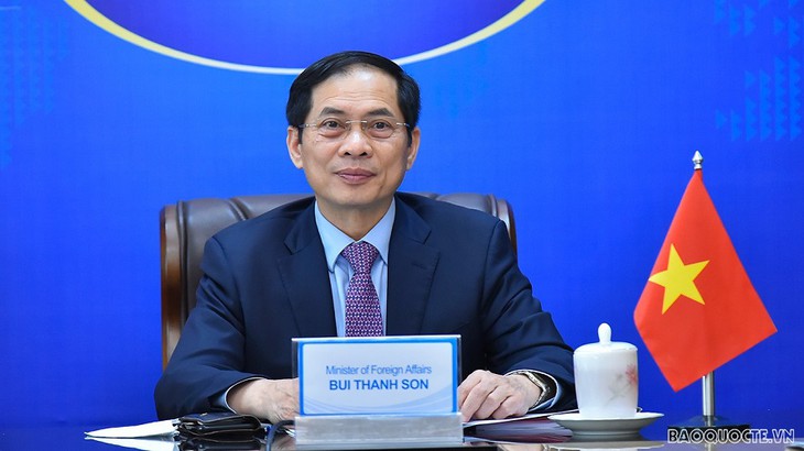 越南支持和平解决国际争端
