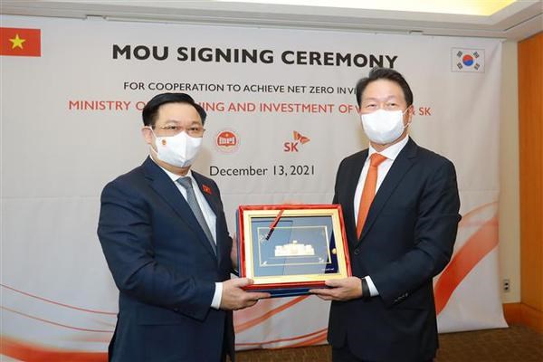国会主席王廷惠会见韩国企业领导人