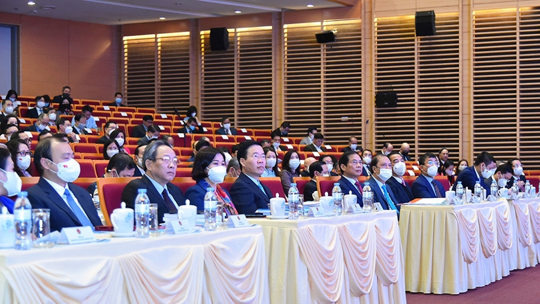 关于国外党务和党建工作的会议今天举行