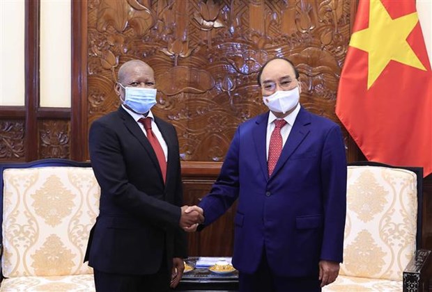 国家主席阮春福会见南非驻越大使