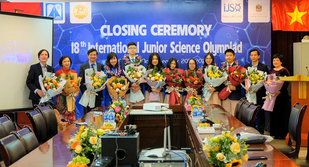 越南学生代表团在国际青少年科学奥林匹克竞赛中夺得金牌