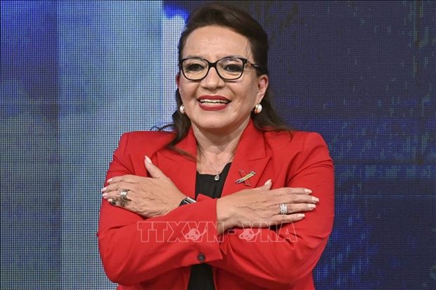 阮春福主席致电祝贺希奥玛拉·卡斯特罗女士当选洪都拉斯总统
