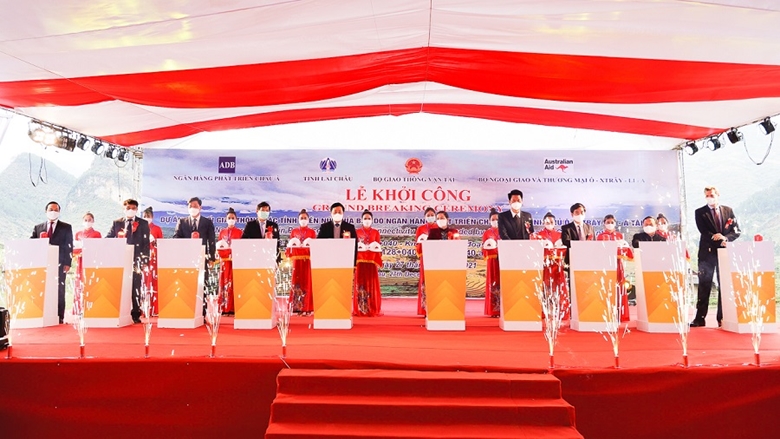 连接北部山区各省的交通项目动工兴建