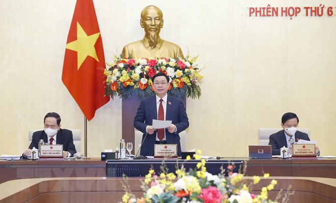 国会常委会第六次会议商议助力经济社会复苏计划的财政和货币政策提案