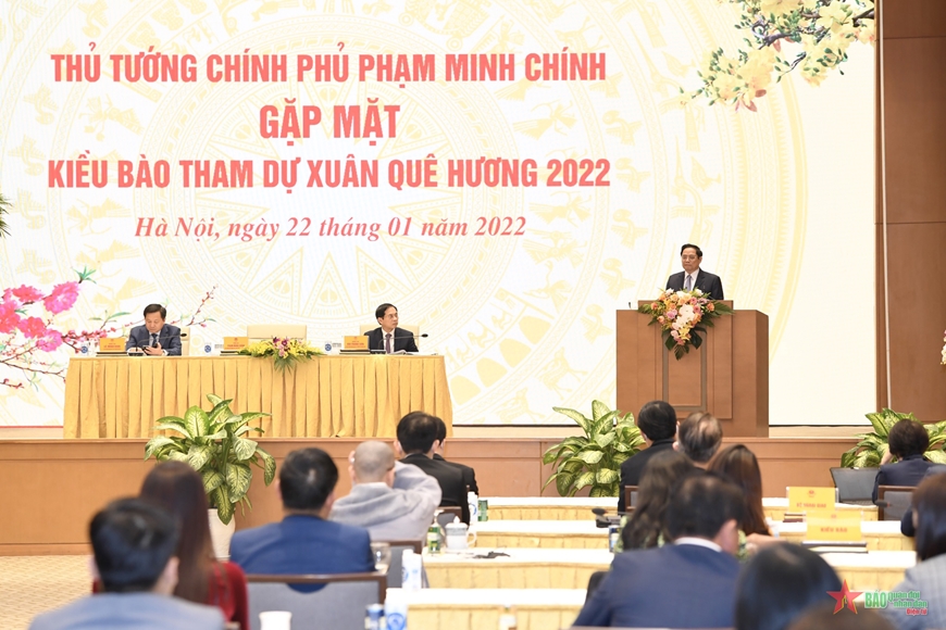 政府总理范明正亲切会见归国参加2022年“家乡之春”活动的越侨代表