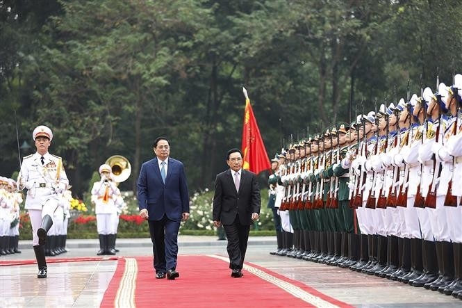不断巩固和加强越老两国伟大友谊和特殊团结关系
