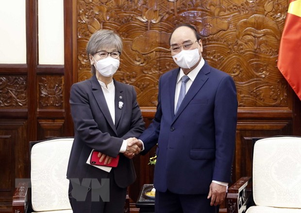越南国家主席阮春福会见日本医学教育（越南）有限公司总裁