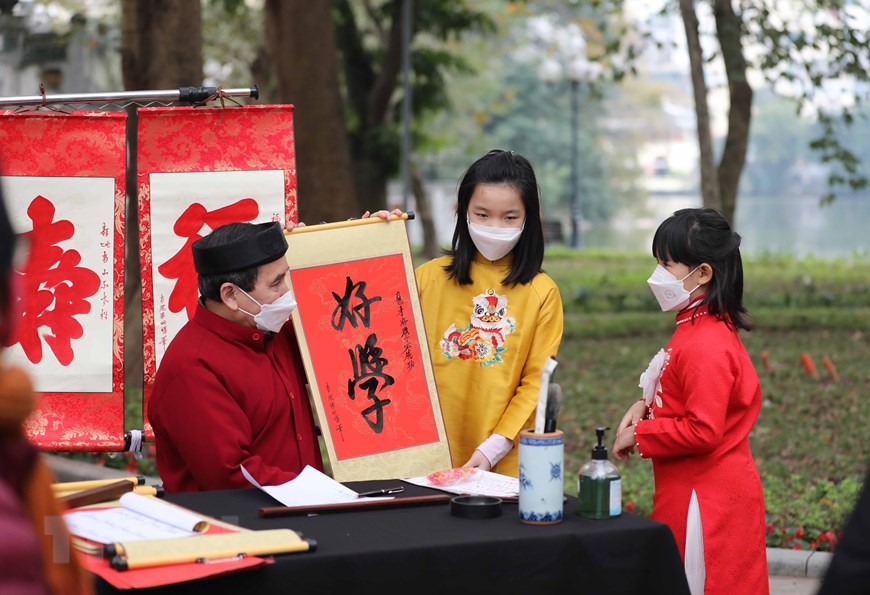 首都人民欢乐迎接新春、防疫不放松