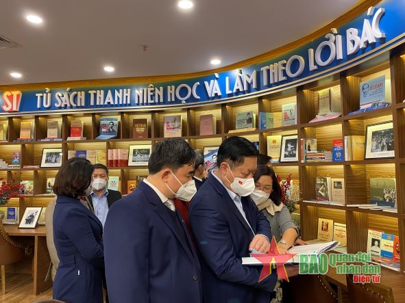 越共中央宣教部部长：维护党的思想基础是保卫祖国保护人民的一部分