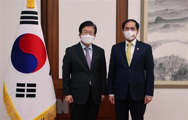 越南外长裴青山会见韩国国会议长和韩国副总理兼财政部长