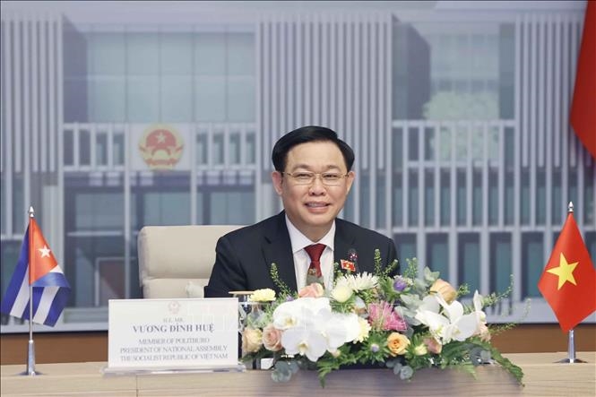 越南国会主席王廷惠与古巴国会主席举行视频会谈