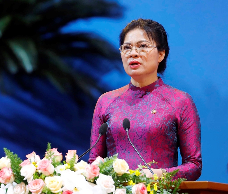 何氏娥同志再次当选越南妇女联合会主席