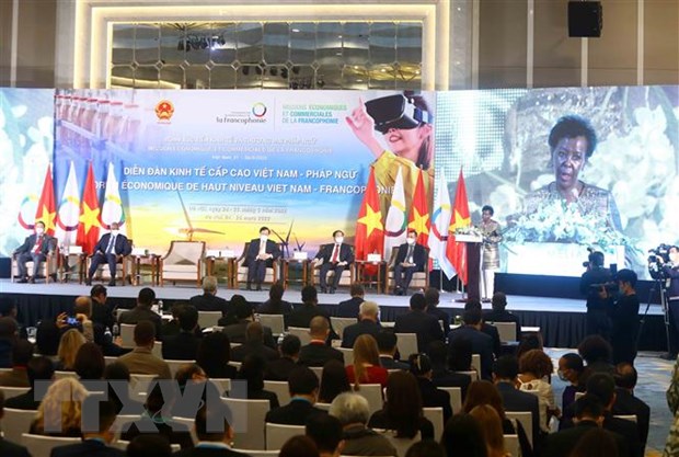 越南与法语国家高层经济论坛开幕
