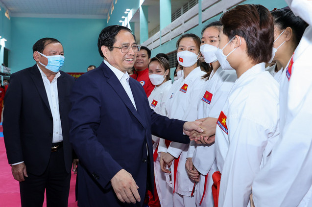 范明正总理视察SEA Games 31筹备工作和看望慰问参赛运动员