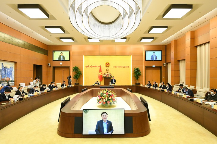 越南国会主席王廷惠主持召开与槟椥省领导的工作会议