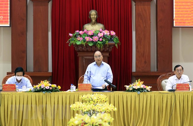 越南国家主席阮春福与前江省主要领导人举行工作会议