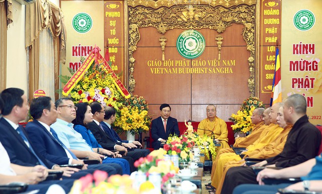 越南政府常务副总理范平明向全国佛教信徒致以佛诞节祝贺