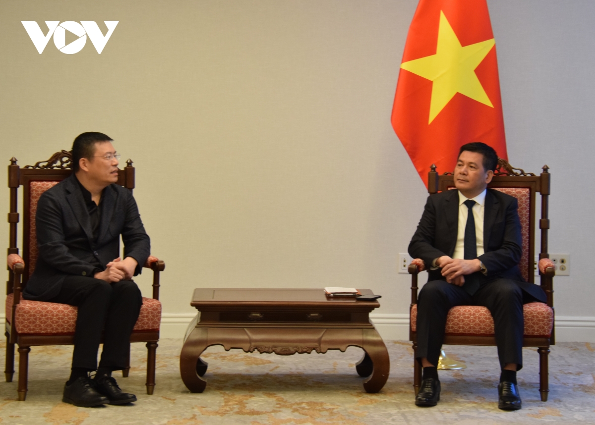 越南工贸部长阮鸿延与中国香港Texhong集团举行工作会晤