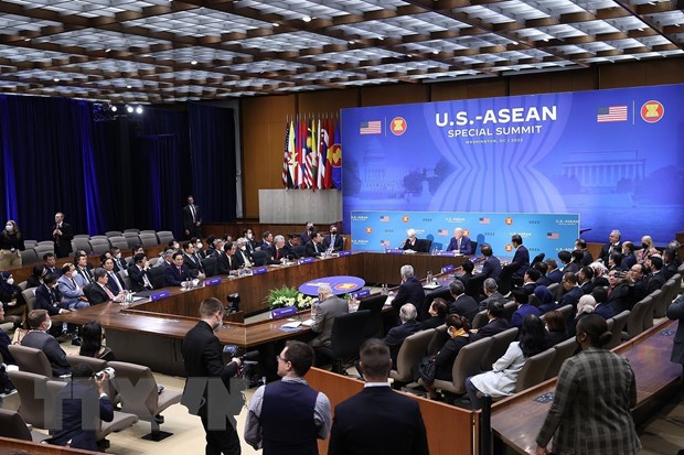 越南政府总理范明正出席东盟-美国特别峰会各场会议