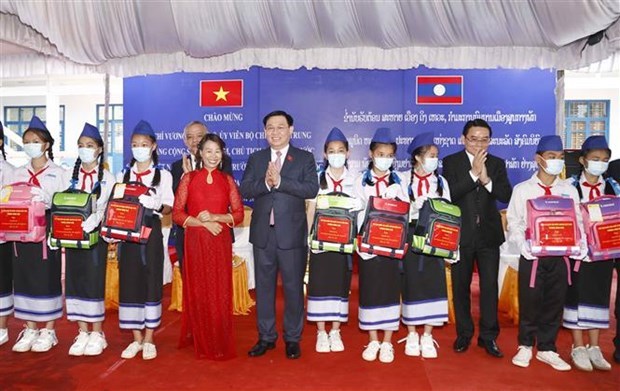 老挝国会常务副主席：越南国会主席王廷惠访老之旅取得圆满成功