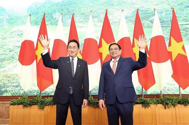 越南政府总理范明正与日本首相岸田文雄举行会谈