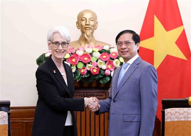 越南外长裴青山会见美国常务副国务卿温迪•舍曼