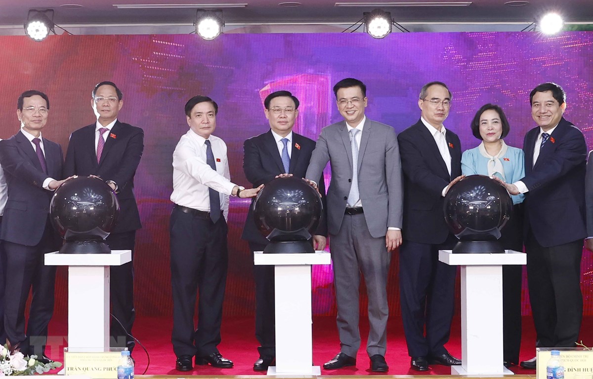 国会主席王廷惠出席越南国会电视台新标识发布仪式