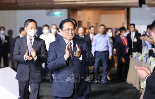 越南政府总理范明正出席第四次越南经济论坛