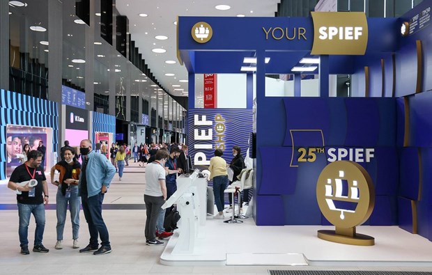 第25届圣彼得堡国际经济论坛开幕