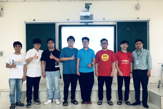 越南学生在2022年亚太地区信息学奥林匹克竞赛中斩获3金4银