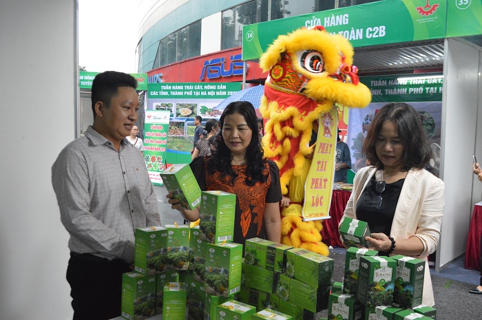 “Tuần hàng trái cây, nông sản các tỉnh, thành phố tại Hà Nội năm 2020”