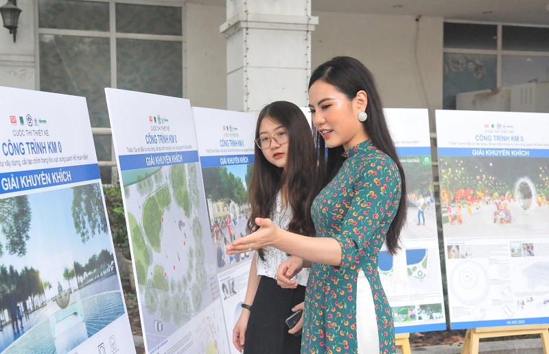 Triển lãm lấy ý kiến cộng đồng về các phương án đạt giải Cuộc thi Thiết kế Cột mốc Km0