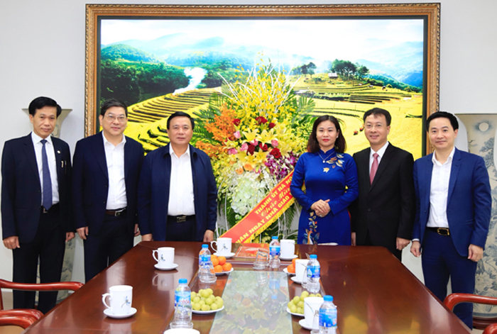 Lãnh đạo TP Hà Nội chúc mừng Học viện Chính trị quốc gia Hồ Chí Minh và Trường Đào tạo cán bộ Lê Hồng Phong