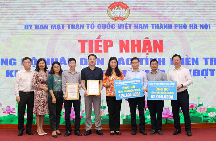 Mặt trận Hà Nội tiếp nhận hơn 13 tỷ đồng ủng hộ nhân dân miền Trung