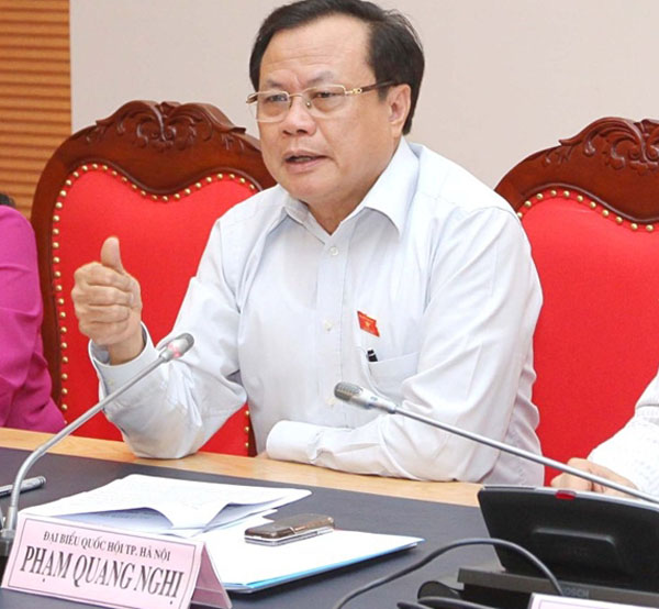 Cán bộ lãnh đạo phải có ý thức rèn luyện, tránh xa mọi cám dỗ, tác động hằng ngày, hằng giờ