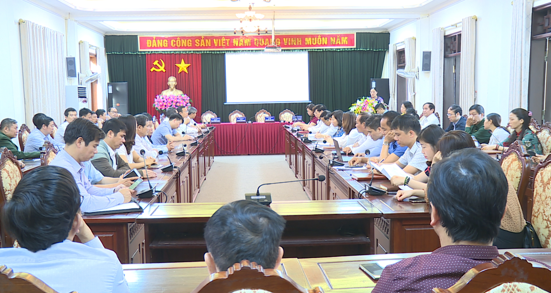 Cử tri quan tâm nhiều vấn đề “nóng” của Thành phố Hà Nội