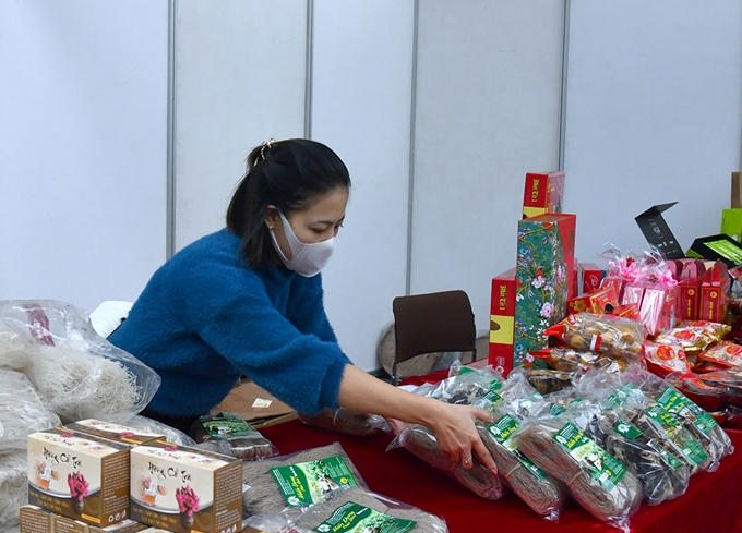 Mang Tết đến với người lao động Thủ đô