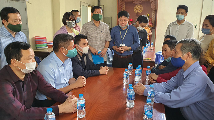 Lãnh đạo Thành phố động viên gia đình nạn nhân bị thiệt mạng trong vụ cháy
