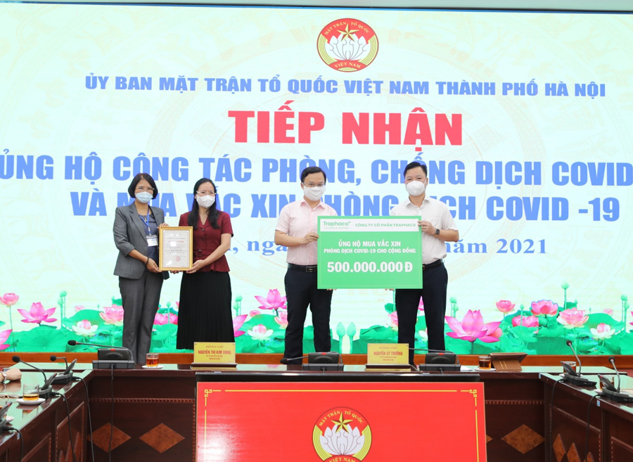 Tiếp nhận hơn 2 tỷ đồng ủng hộ mua vaccine và phòng, chống dịch COVID-19