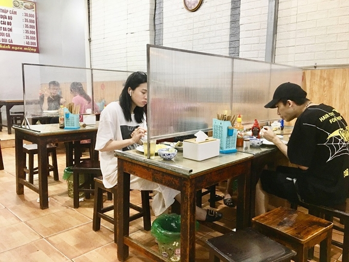 Từ 0h ngày 22-6, Hà Nội mở cửa trở lại dịch vụ cắt tóc, gội đầu, ăn uống trong nhà