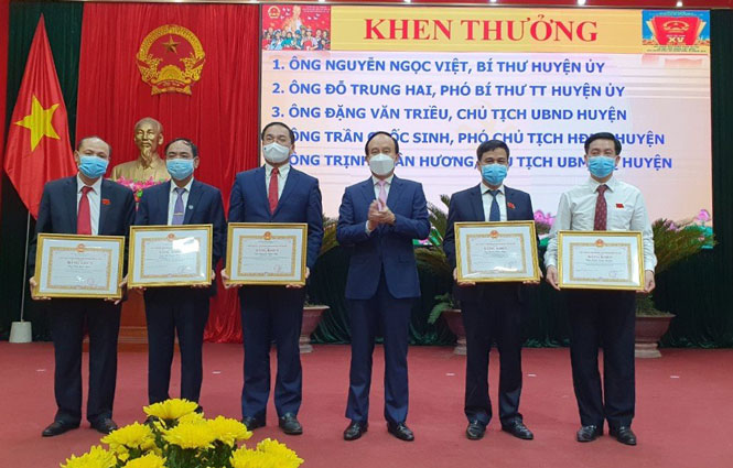Tổ chức thực hiện hiệu quả, kịp thời các vấn đề lớn, quan trọng của địa phương